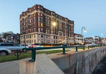 285 Lynn Shore Dr #603 Lynn, MA 01902