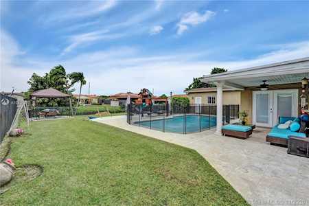 9271 SW 16th St Miami, FL 33165