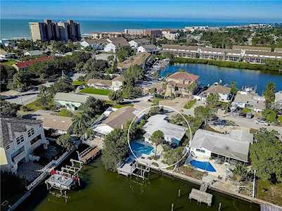 309 La Hacienda Dr Indian Rocks Beach, FL 33785