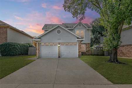 1609 Stoneway Drive Grapevine, TX 76051