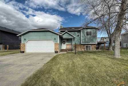 1338 Summerfield Dr Rapid City, SD 57703