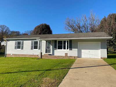 1319 Charlotte Dr Pulaski, TN 38478