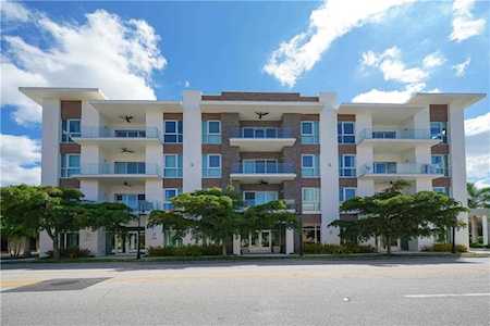 635 S Orange Ave #203 Sarasota, FL 34236
