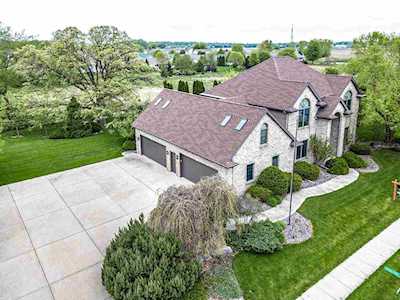 4219 Castlemoor Dr Janesville, WI 53546