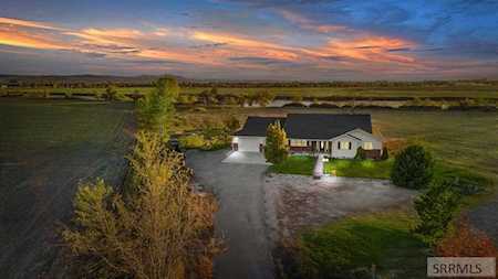 1376 N 695 E Shelley, ID 83274