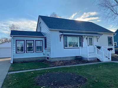 915 Carol St Watertown, WI 53094-6701