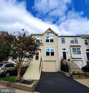 510 Dakota Dr Herndon, VA 20170