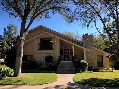 1762 Carriage Way Sugar Land, TX 77478