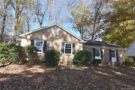 5831 Ruth Dr Charlotte, NC 28215
