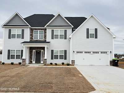 456 Sandcastle Street Grimesland, NC 27837