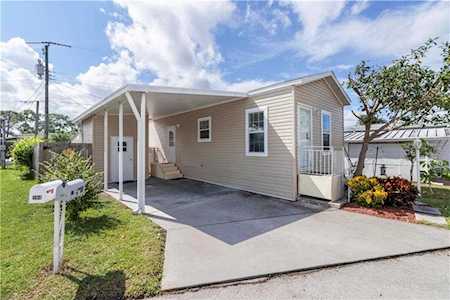 204 52nd Avenue Dr W Bradenton, FL 34207