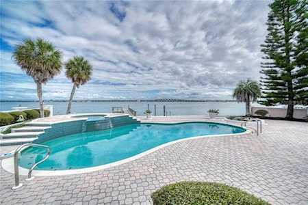 117 16th St Belleair Beach, FL 33786