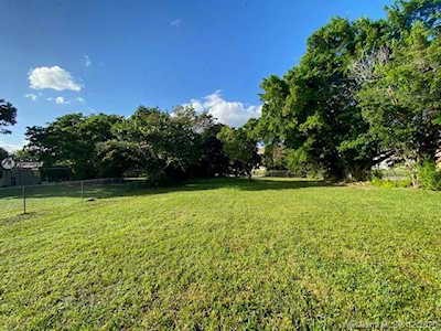 9775 NW 26th Ct Sunrise, FL 33322