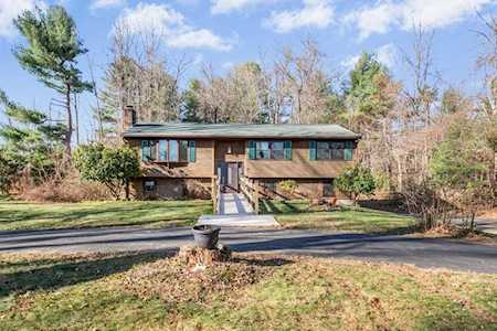 95 Chickering Rd Spencer, MA 01562