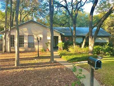 9204 Hazelhurst DR Austin, TX 78729