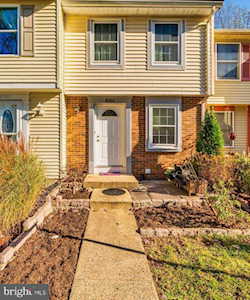 8303 Wind Fall Rd Springfield, VA 22153