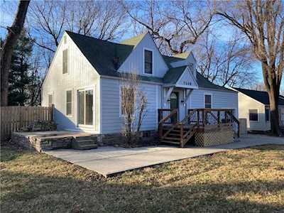 7408 Springfield St Prairie Village, KS 66208