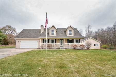 11211 Tree Line Dr Hamburg Twp, MI 48169
