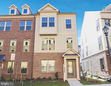 1017 Madeira Terrace SE Leesburg, VA 20175