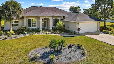 16 Medalist Ln Rotonda West, FL 33947