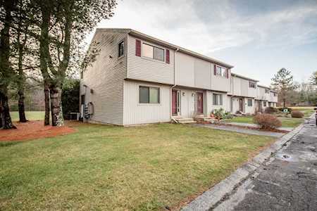 28 Southbridge Rd #201 Charlton, MA 01507