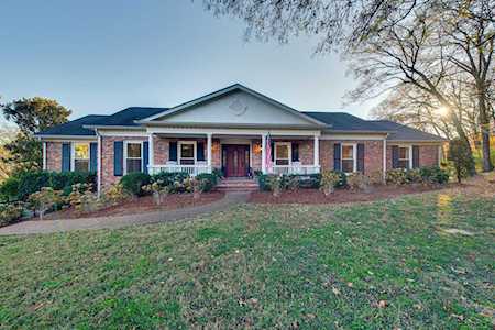 1209 Taggartwood Dr Brentwood, TN 37027