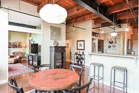 150 Orleans St #206 Boston, MA 02128