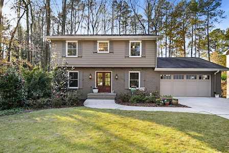 4910 Leeds Ct Dunwoody, GA 30338