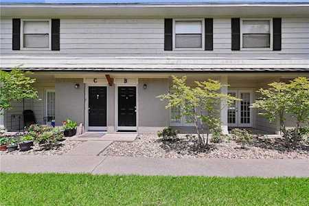1410 Summit St College Station, TX 77845
