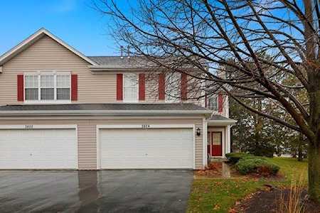 2824 Collins Ct Naperville, IL 60563