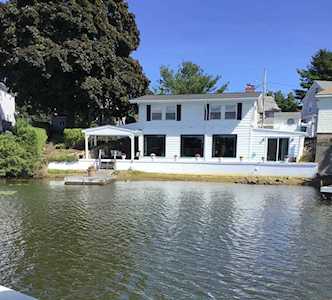 8 Lake View Pl Lynn, MA 01904