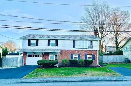 3 Circle Hill Road Salem, MA 01970
