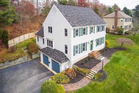 4 Ocean Hill Dr Kingston, MA 02364