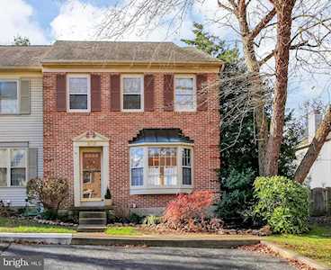 810 Stockbridge Dr Hockessin, DE 19707