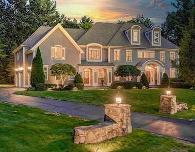 2 Thistle Hill Ln Westborough, MA 01581