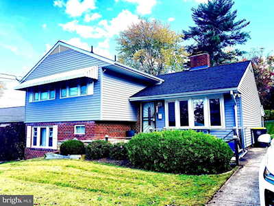 6121 Lamont Dr New Carrollton, MD 20784