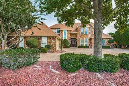 2710 Winding Oak Trail Garland, TX 75044