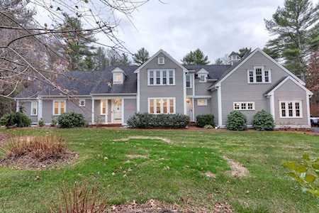 15 Wyndemere Ct Plymouth, MA 02360