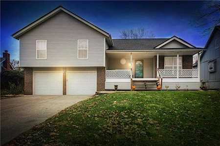 513 SE Claremont St Lees Summit, MO 64063