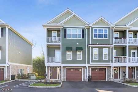 16 Chaz Way Fairfield Twp., NJ 07004
