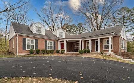 9 Geyer Woods Frontenac, MO 63131