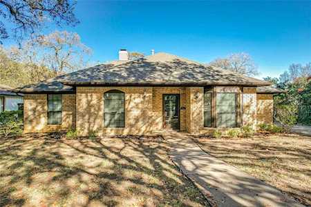 2834 N Creekwood Drive Grapevine, TX 76051