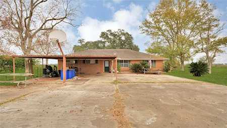 1034 Long Lane Rd Orchard, TX 77464