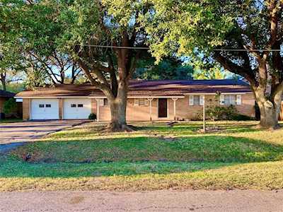 1034 College East Bernard, TX 77435