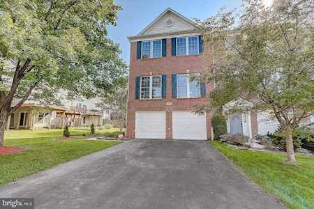 1558 Hallwood Ct Crofton, MD 21114