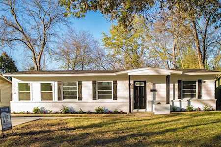 2207 Fenwick Drive Dallas, TX 75228