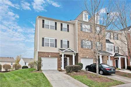 9724 Walkers Glen Dr Concord, NC 28027