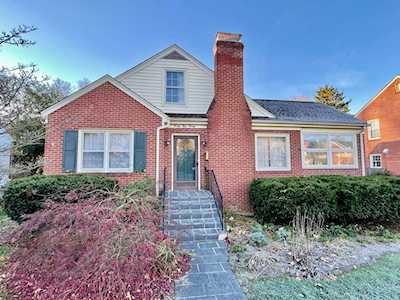 2320 SW Fairway Roanoke, VA 24015