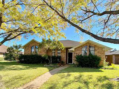 729 Sparrow Lane Coppell, TX 75019