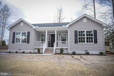 601 Hillcrest Dr Pocomoke City, MD 21851